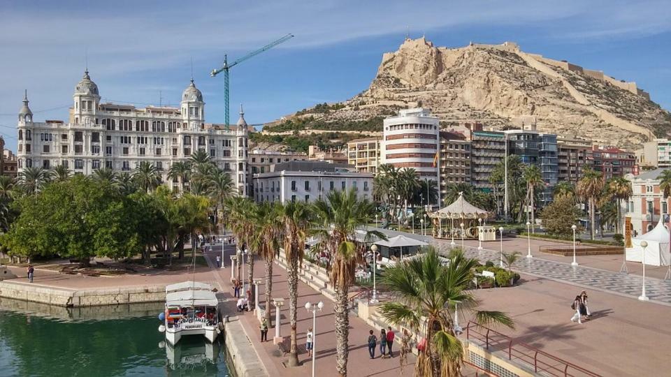 1A Linea Playa San Juan. Vistas. Piscina. Bbq. Gym Apartman El Campello Kültér fotó